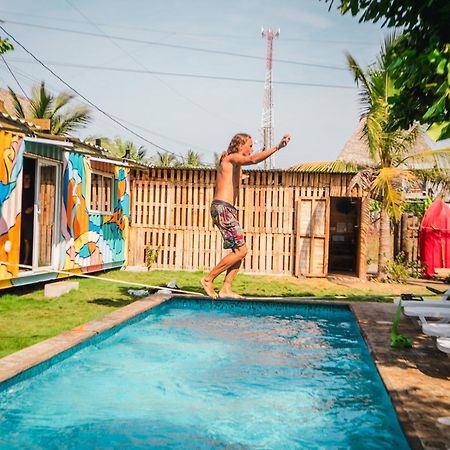 Green Belly Surf Hostel El Paredón Buena Vista Kültér fotó