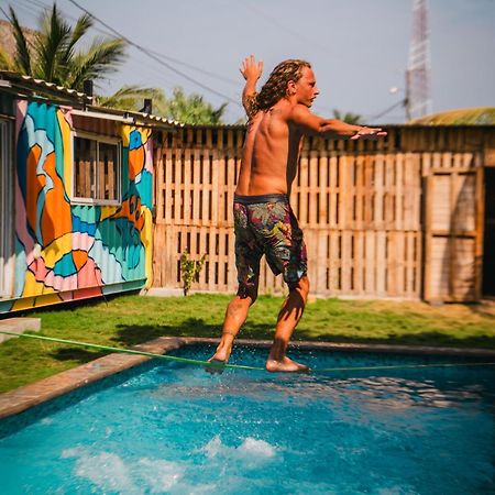 Green Belly Surf Hostel El Paredón Buena Vista Kültér fotó